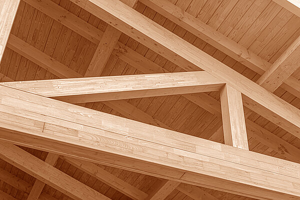 Dachkonstruktion aus Brettschichtholz