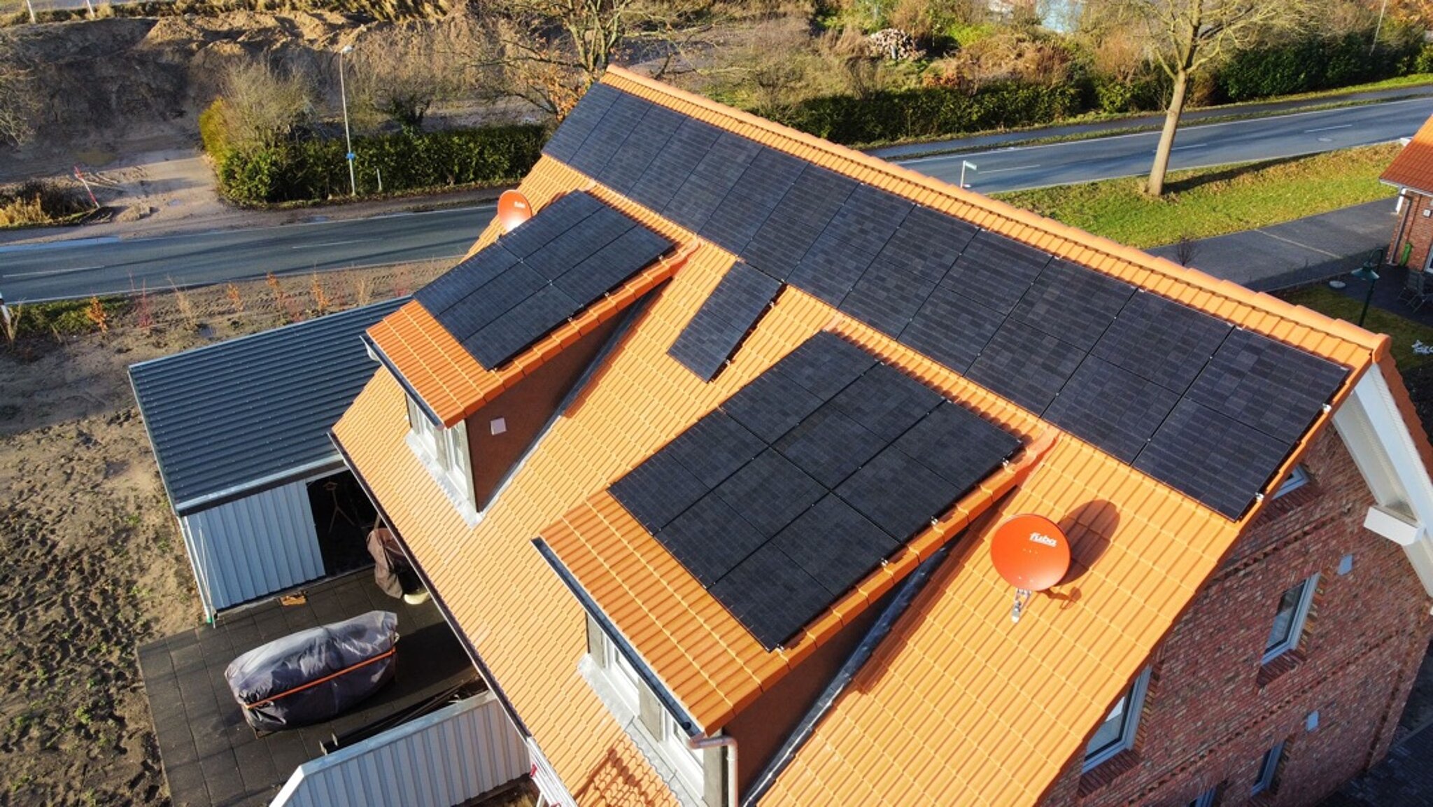 Kundenbeispiel vom Baucentrum Uelzen mit Photovoltaik Module auf dem Dach 
